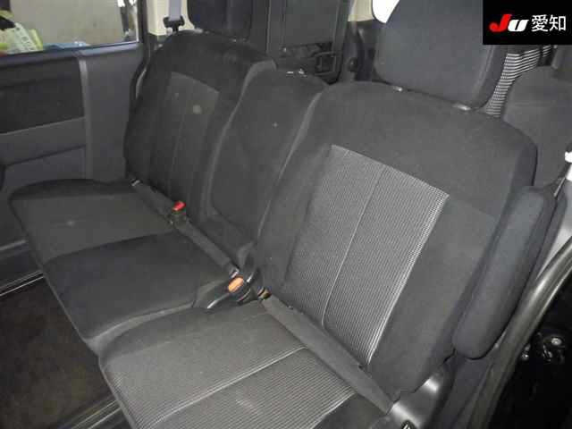 MITSUBISHI DELICA D5 2010
