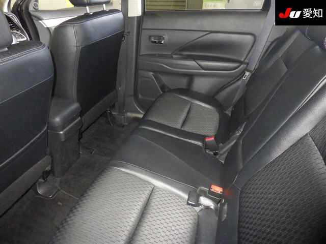 MITSUBISHI OUTLANDER PHEV 2014