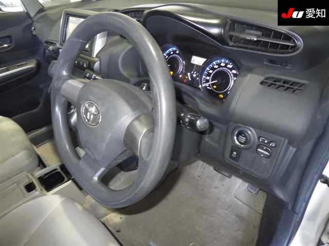 TOYOTA WISH 2010