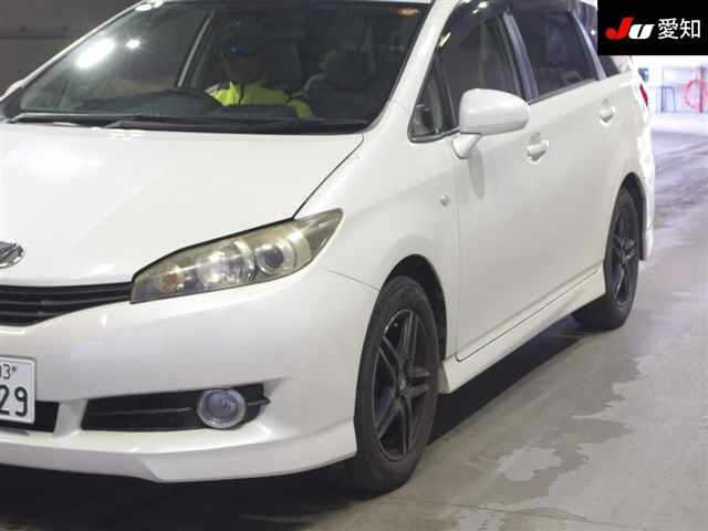 TOYOTA WISH 2010