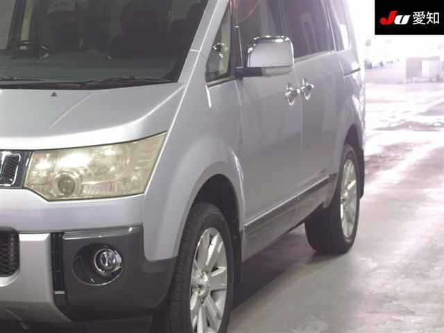 MITSUBISHI DELICA D5 2010