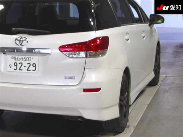 TOYOTA WISH 2010