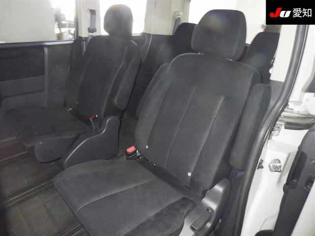 MITSUBISHI DELICA D5 2013