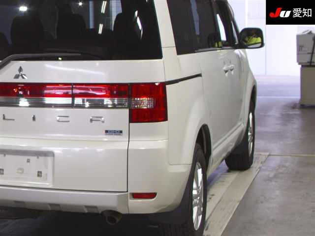 MITSUBISHI DELICA D5 2013