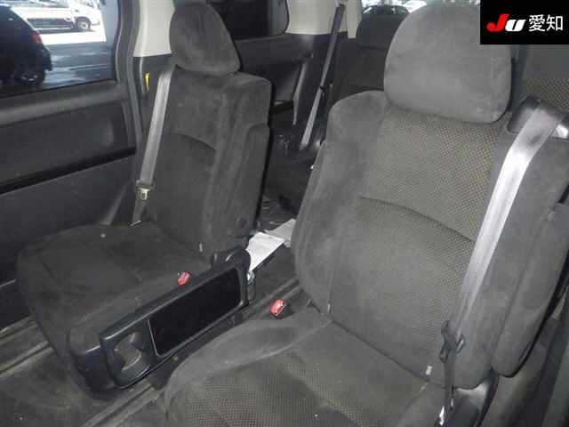 TOYOTA ALPHARD 2011