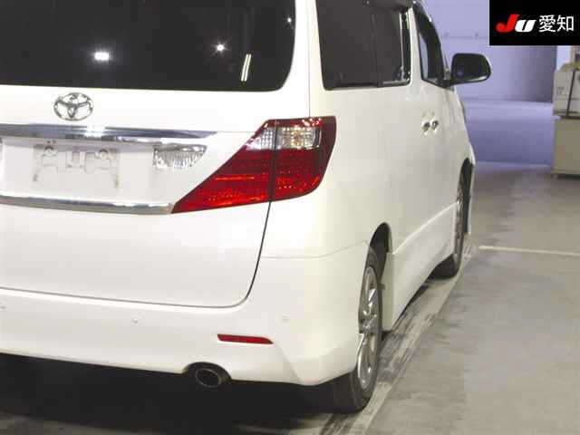 TOYOTA ALPHARD 2011