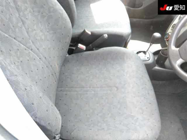 TOYOTA VITZ 2009