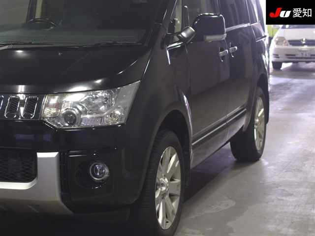 MITSUBISHI DELICA D5 2014