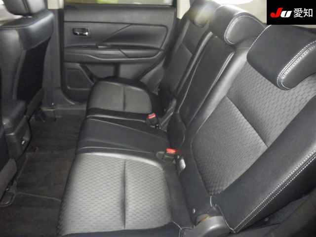 MITSUBISHI OUTLANDER PHEV 2014