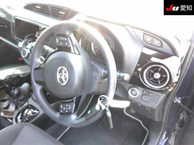 TOYOTA VITZ 2019