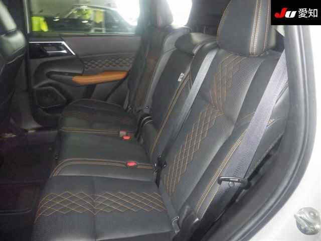 MITSUBISHI OUTLANDER PHEV 2023