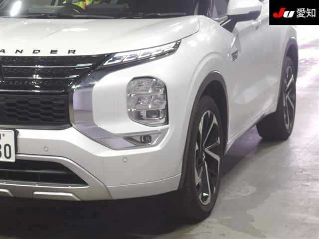 MITSUBISHI OUTLANDER PHEV 2023