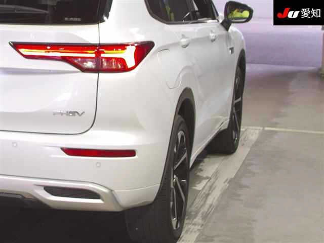 MITSUBISHI OUTLANDER PHEV 2023
