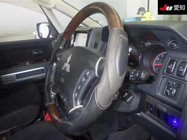MITSUBISHI DELICA D5 2009