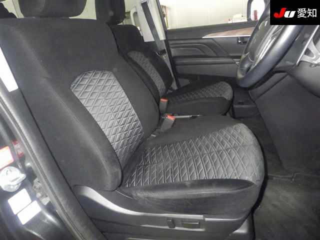 MITSUBISHI DELICA D5 2023