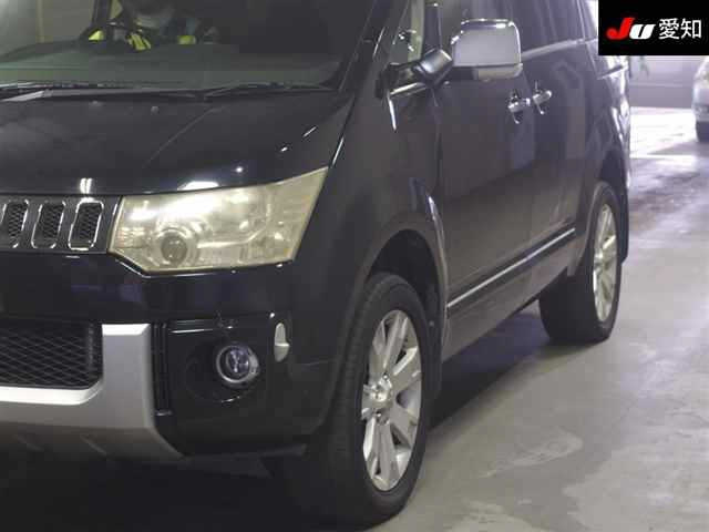 MITSUBISHI DELICA D5 2009