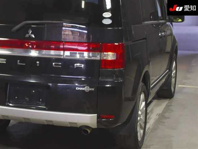 MITSUBISHI DELICA D5 2009