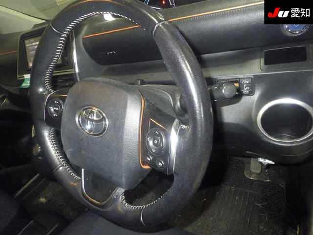 TOYOTA SIENTA 2015