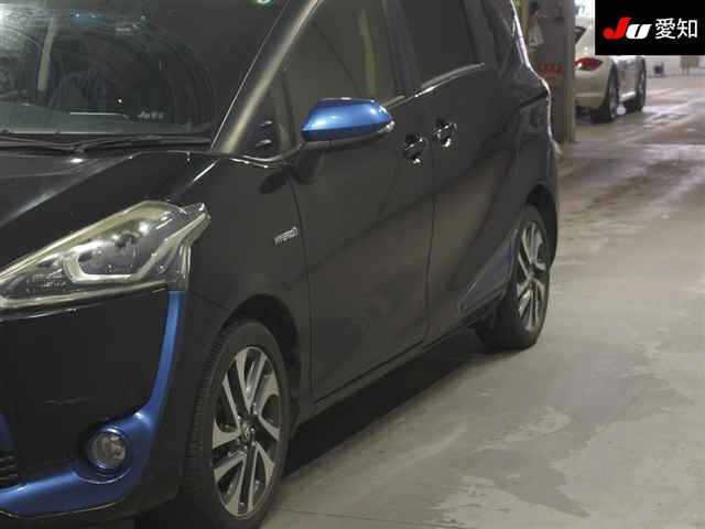 TOYOTA SIENTA 2015