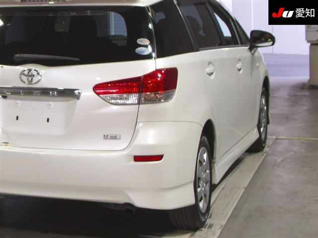 TOYOTA WISH 2010