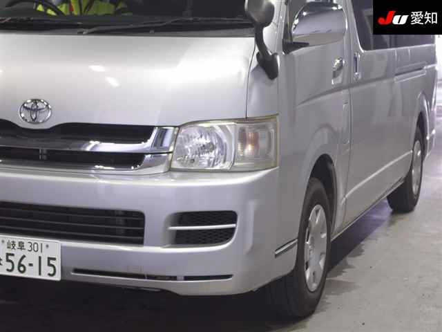 TOYOTA HIACE 2009