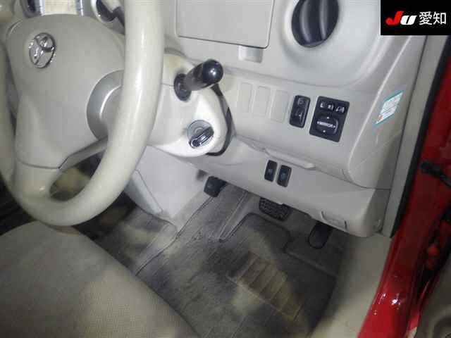 TOYOTA PORTE 2008