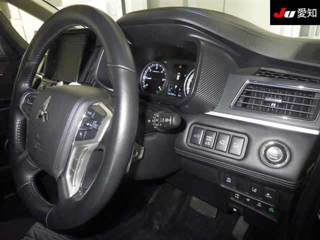 MITSUBISHI DELICA D5 2022