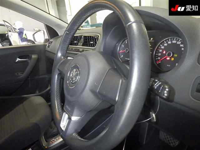 VOLKSWAGEN POLO 2013