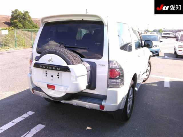 MITSUBISHI PAJERO 2011