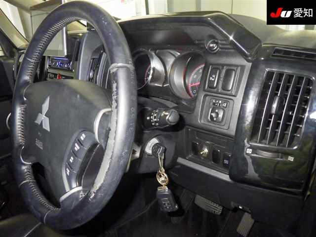 MITSUBISHI DELICA D5 2008