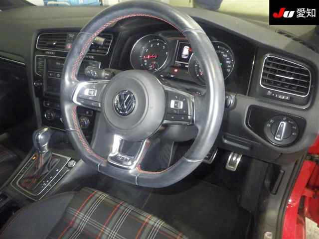 VOLKSWAGEN GOLF 2015