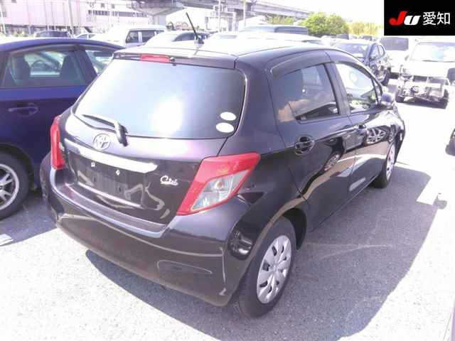 TOYOTA VITZ 2013