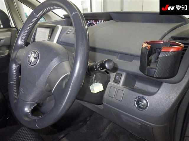TOYOTA NOAH 2009