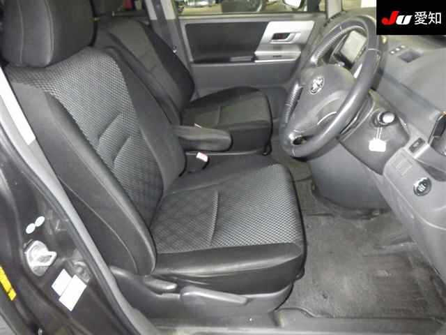 TOYOTA NOAH 2009