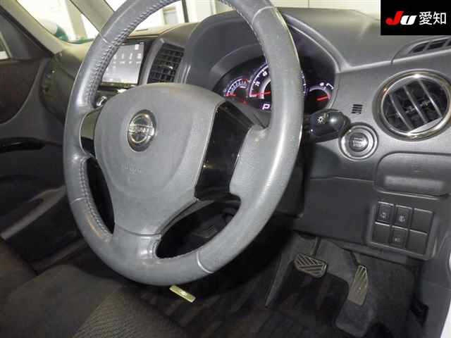 NISSAN ROOX 2013