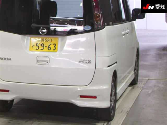 NISSAN ROOX 2013