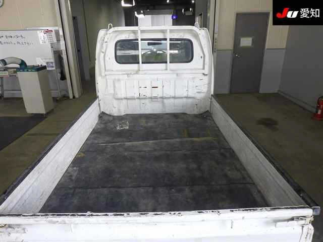 NISSAN CLIPPER TRUCK 2015