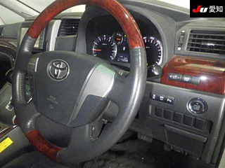 TOYOTA VELLFIRE 2010