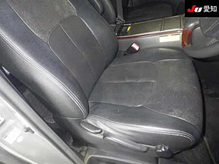 TOYOTA VELLFIRE 2010