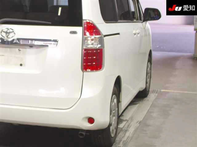 TOYOTA NOAH 2008