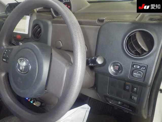 TOYOTA SPADE 2013