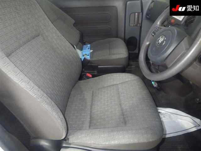 TOYOTA SPADE 2013