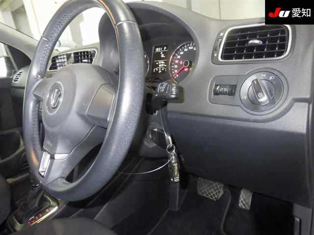 VOLKSWAGEN POLO 2014