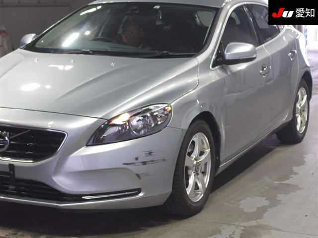 VOLVO V40 2013