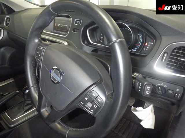 VOLVO V40 2013