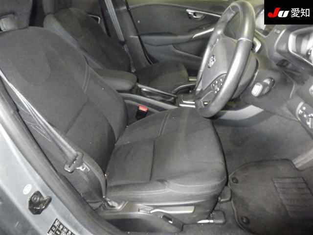VOLVO V40 2013