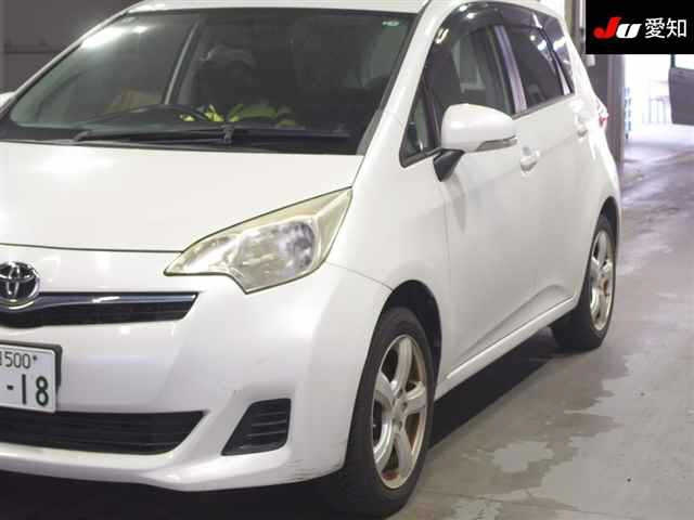TOYOTA RACTIS 2011
