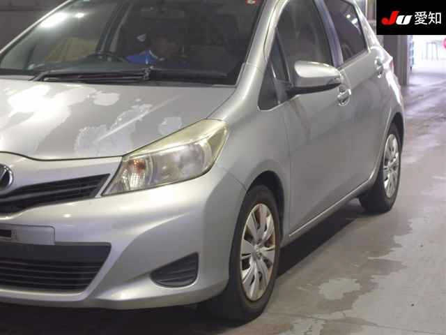 TOYOTA VITZ 2011