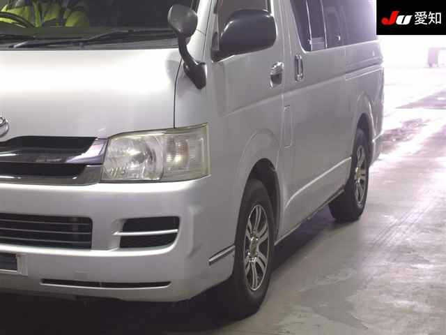 TOYOTA HIACE VAN 2009