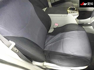 TOYOTA PRIUS ALPHA 2013